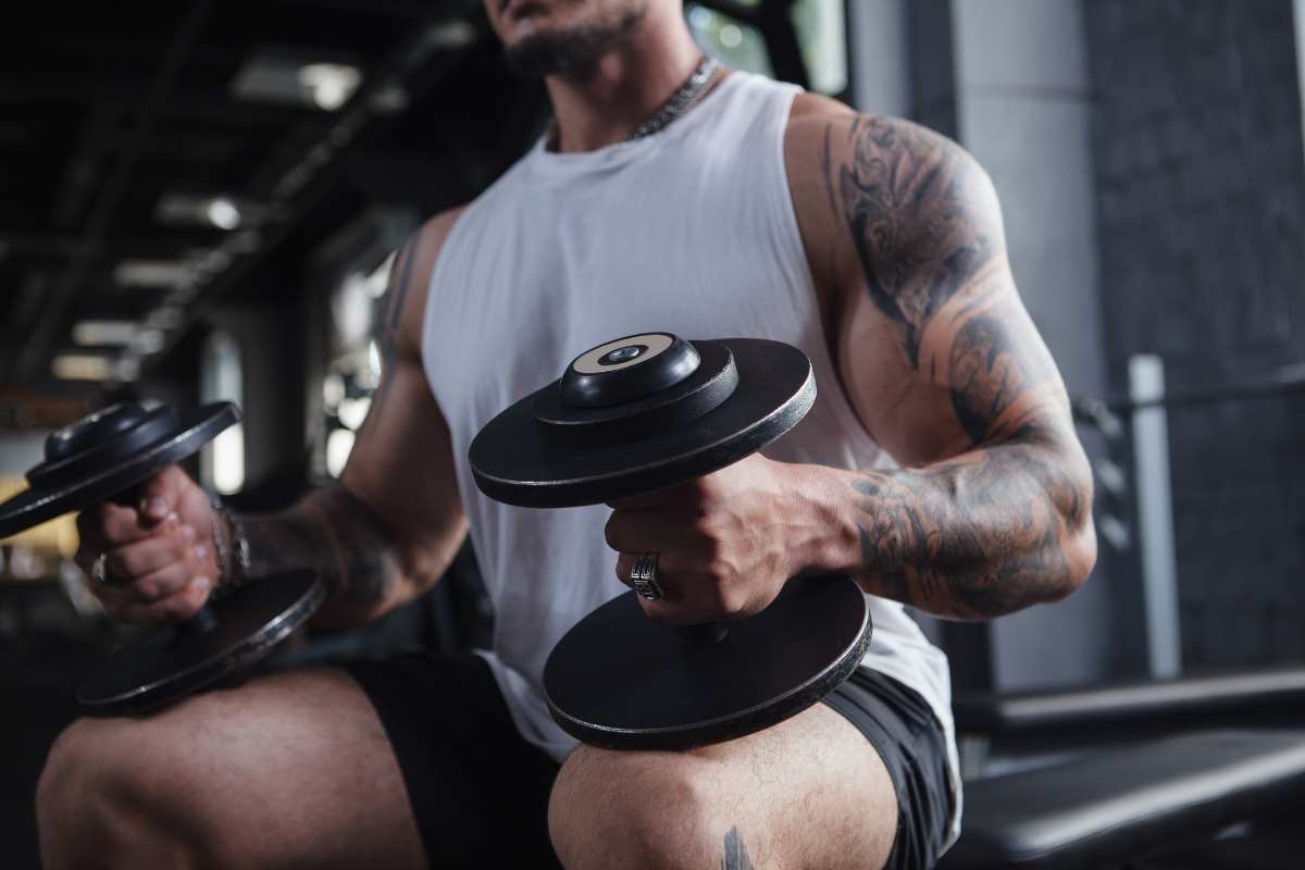 Treino de Força para Hipertrofia: Como Combinar os Dois Objetivos